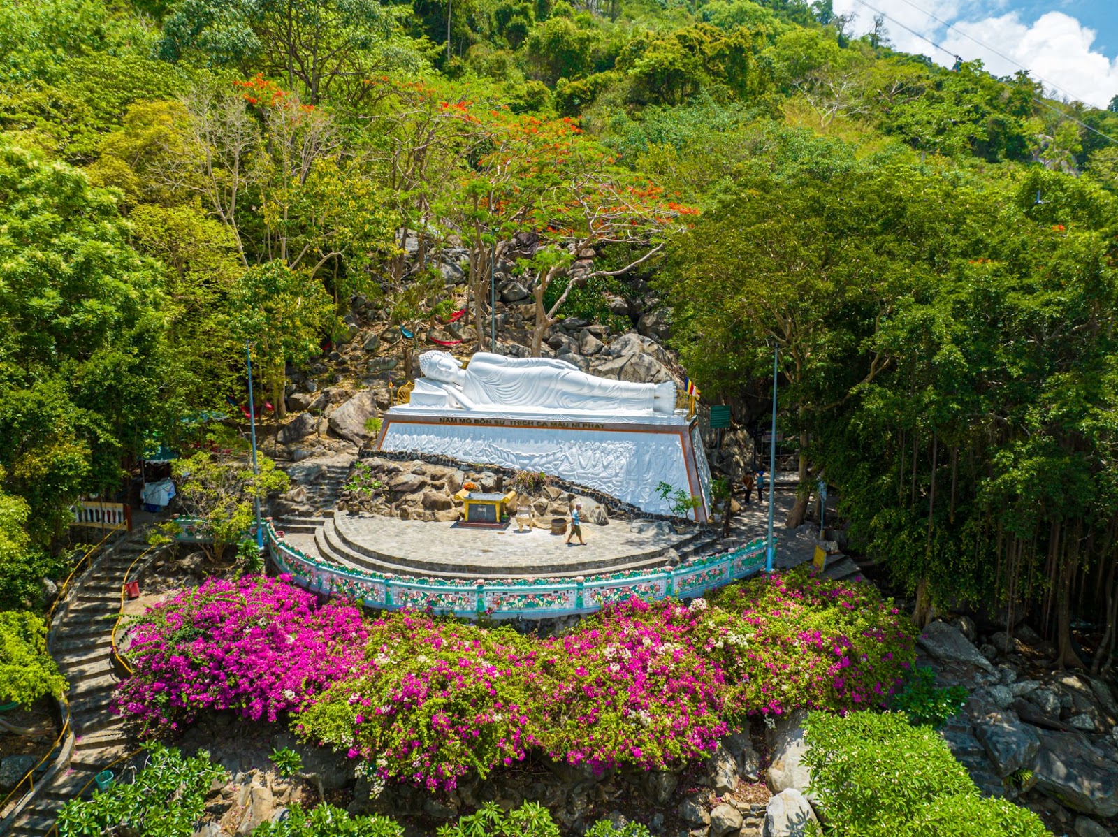 Tượng Phật Thích Ca Mâu Ni nhập niết bàn.