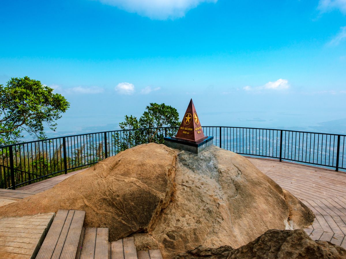 Explore Ba Den Mountain on a Tay Ninh Nhím Island tour. 