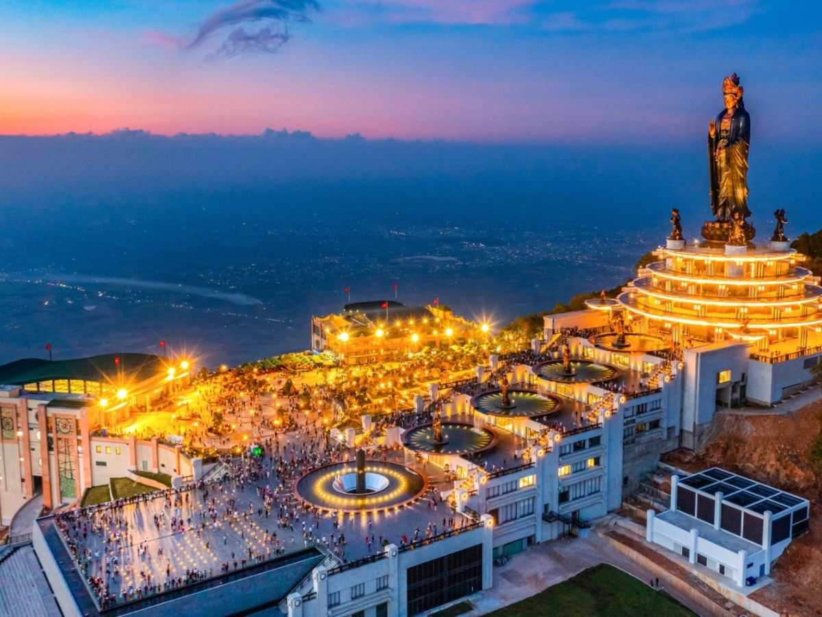 Self-guided Tay Ninh tourism attracts visitors from all directions