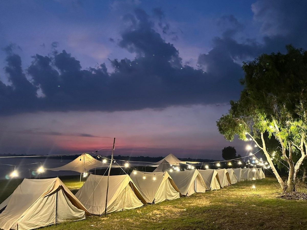 Mùa khô bên hồ Dầu Tiếng (Tây Ninh) lý tưởng để cắm trại. 