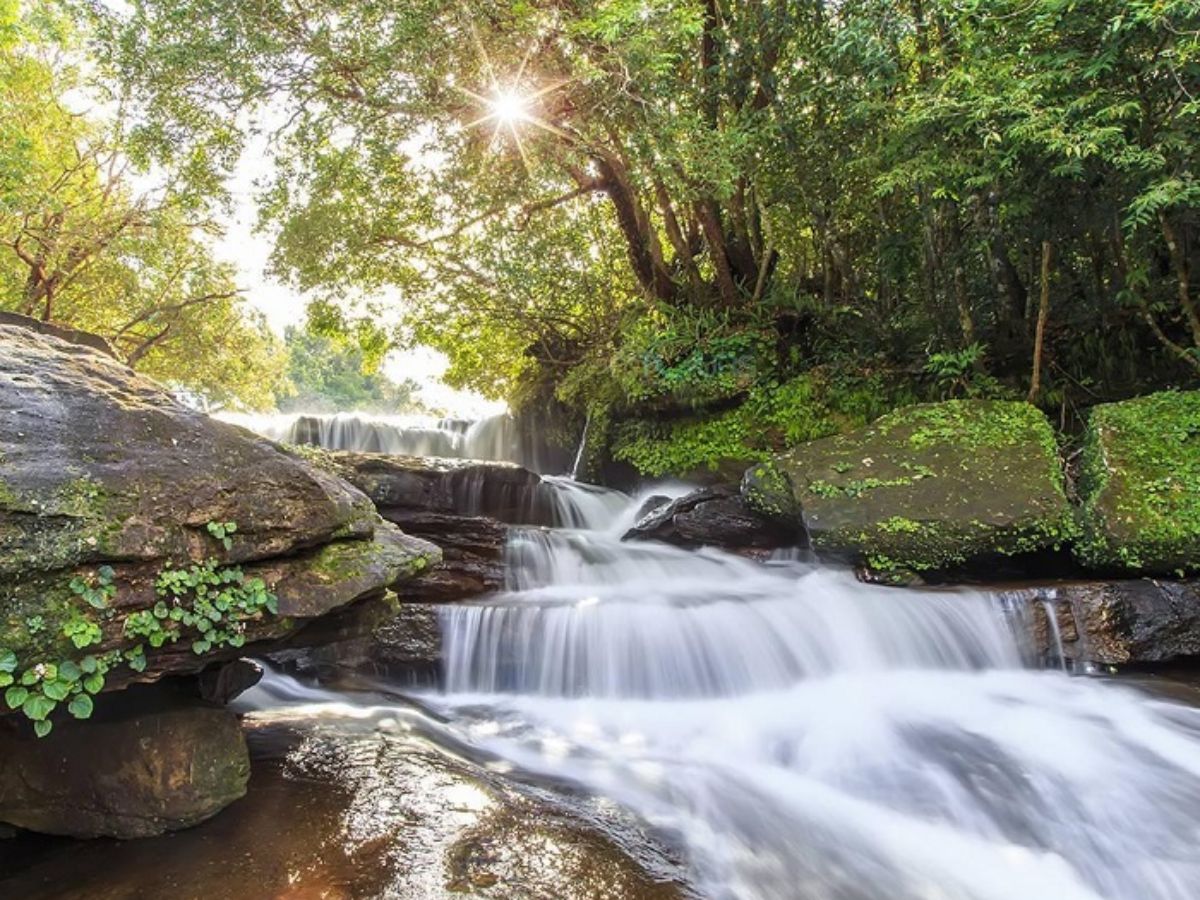 Suối Trúc sở hữu vẻ đẹp nên thơ.