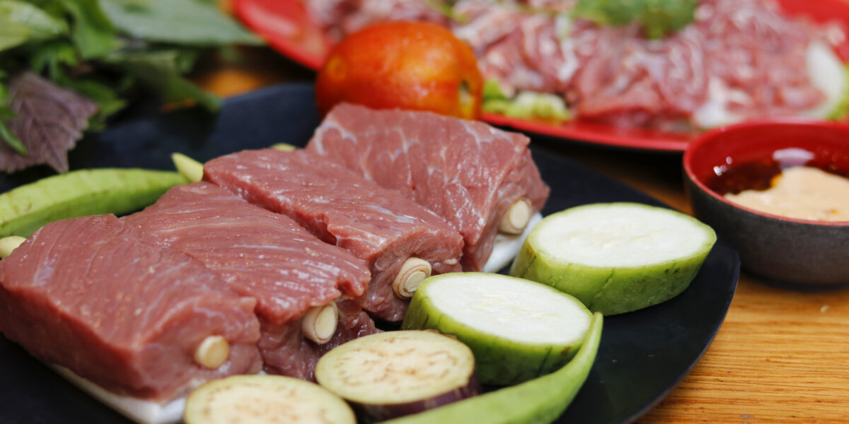 Thưởng thức bò tơ Tây Ninh thơm ngon.