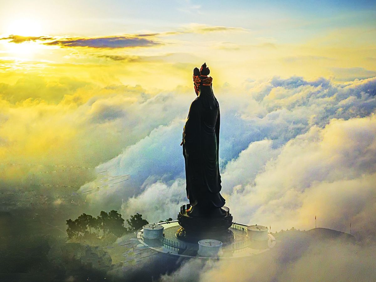 Kết hợp tham quan Sun World Ba Den Mountain và khám phá thế giới ăn vặt Tây Ninh.