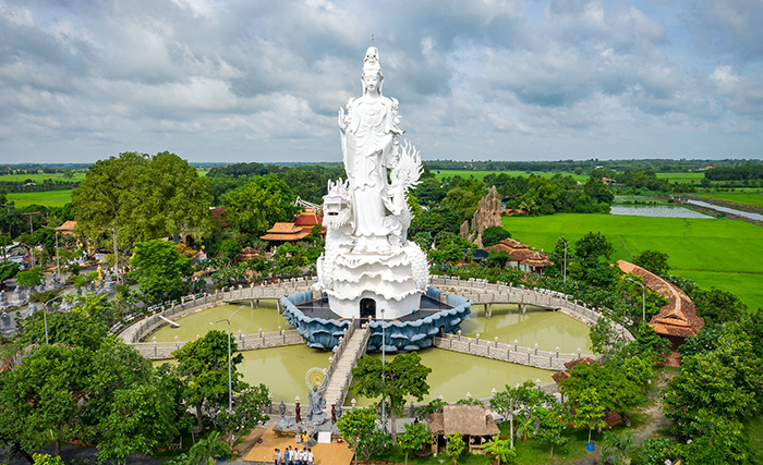 Chùa Thiền Lâm Gò Kén với tuổi đời hơn trăm năm. 