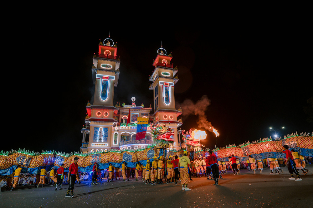 Hoạt động rước Rồng Nhan nổi tiếng.