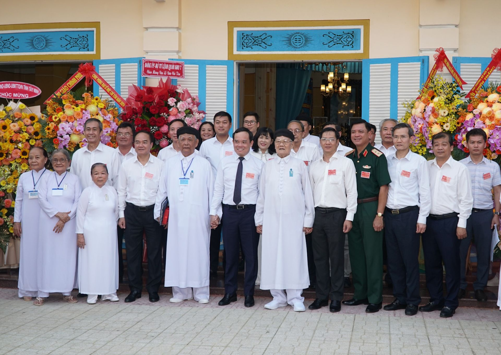 Tấm ảnh kỷ niệm diễn ra lễ vía.