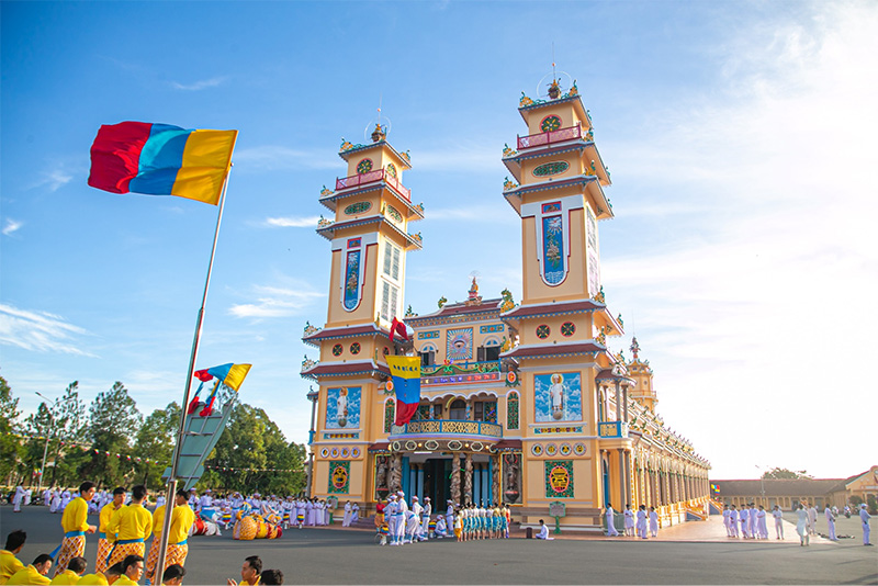 Tòa Thánh Cao Đài vào dịp lễ.
