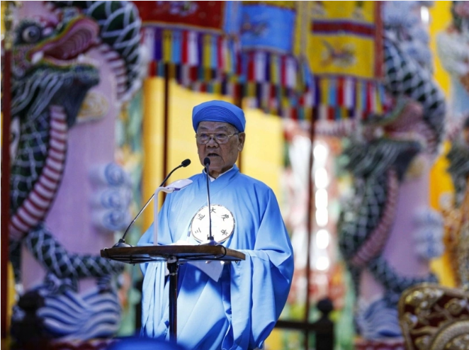 Nghi thức phát biểu trước khi bắt đầu lễ cúng.