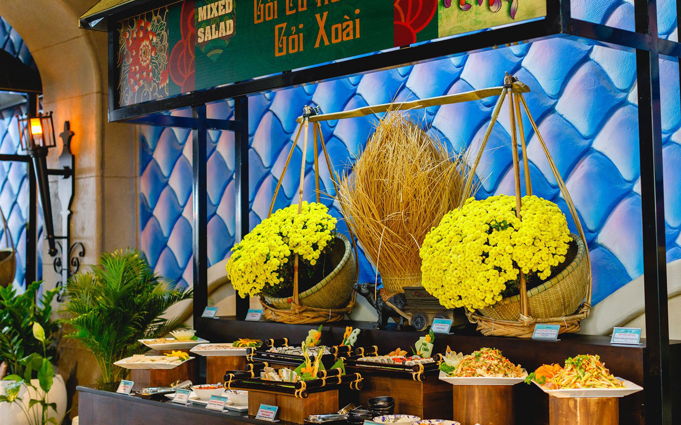 Không gian nhà hàng mang phong cách truyền thống mà vẫn có nét hiện đại, tiện nghi.