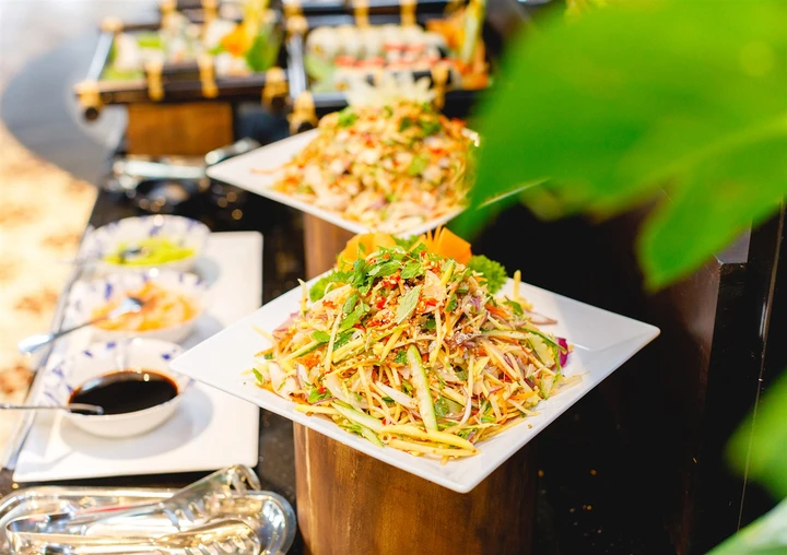 Các món chay được chế biến tinh tế, phù hợp khẩu vị của nhiều du khách.