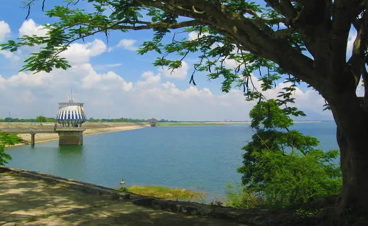 Hồ Dầu Tiếng thích hợp cho những chuyến dã ngoại.