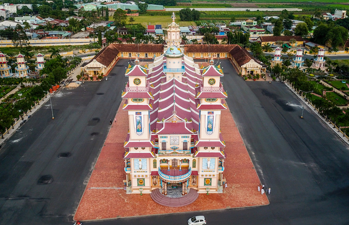 Khám phá nét đẹp của Tòa Thánh Cao Đài.
