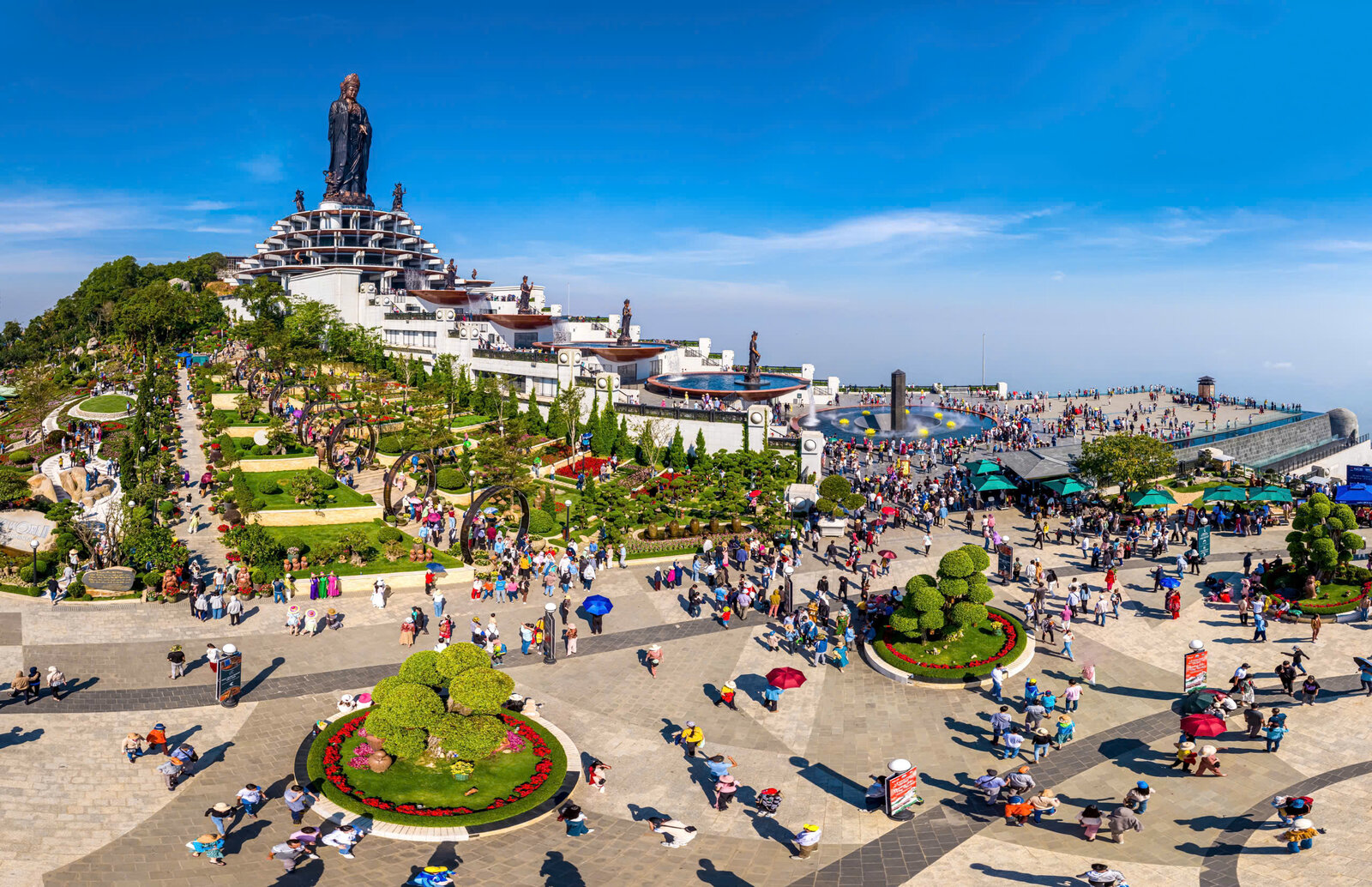 Lễ hội được tổ chức từ mùng 4 Tết hàng năm