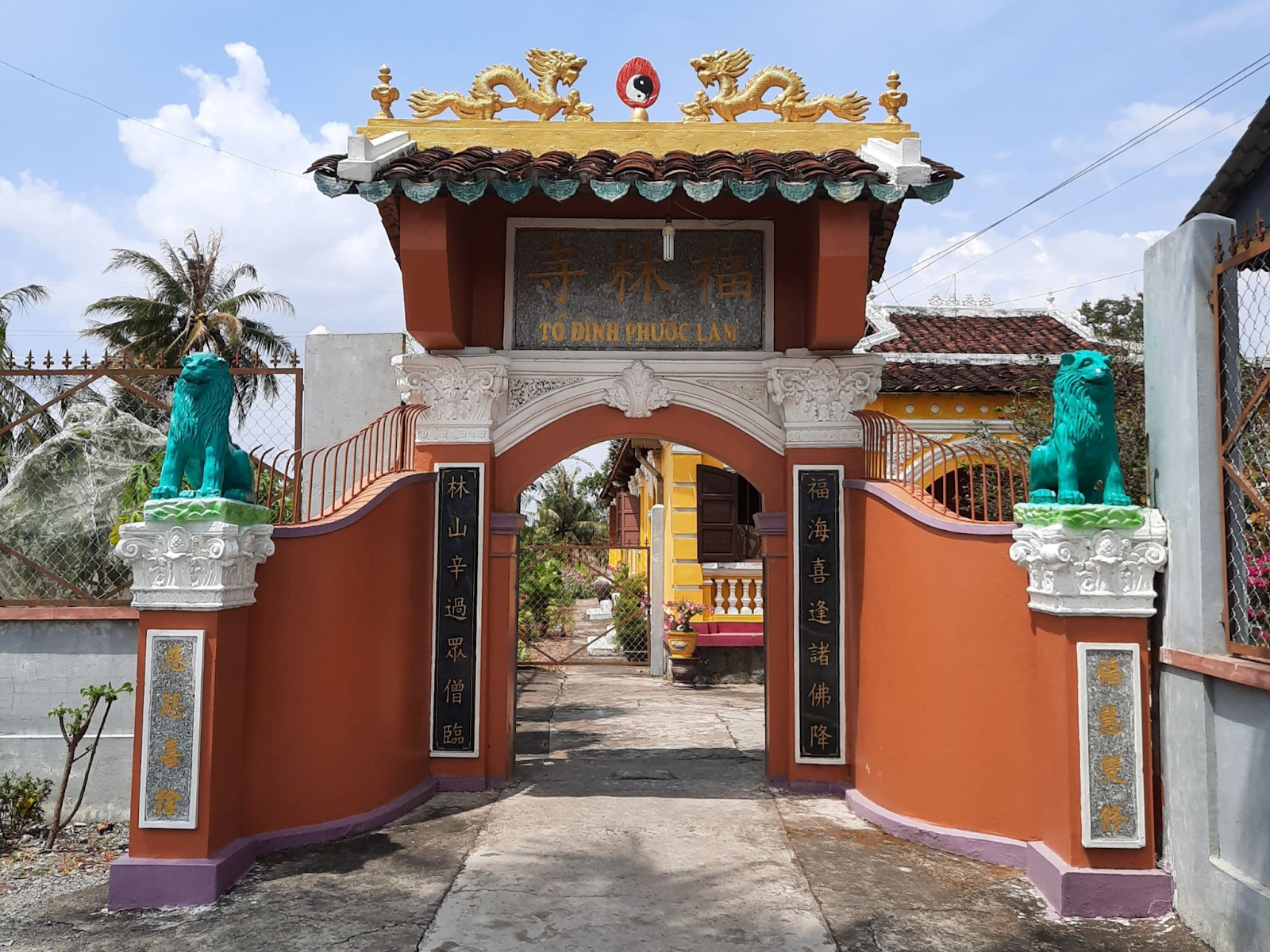 Chùa Phước Lâm mang một không gian thanh tịnh.