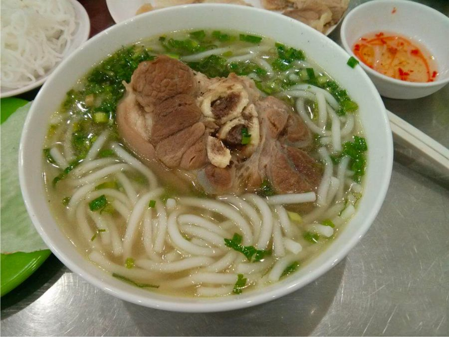 Một bát bánh canh đầy đặn cho các thực khách đến thưởng thức.