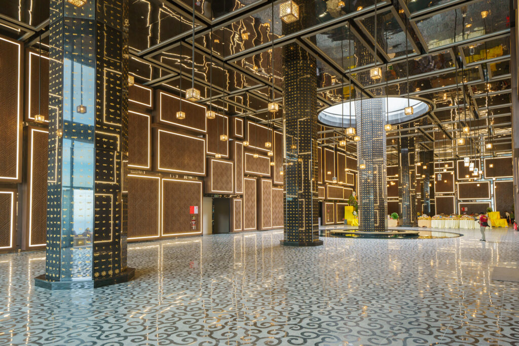 Vẻ đẹp “siêu thực” của Trụ Kinh Bát Nhã.