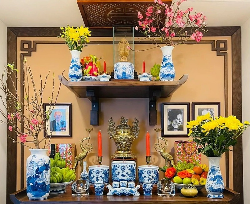 Mùng 1 và ngày rằm hàng tháng là những thời điểm quan trọng trong tháng để khấn gia tiên