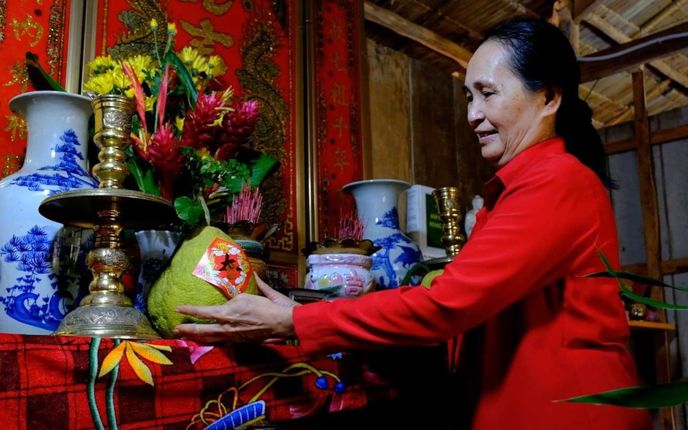 Mùng 2 Tết là thời điểm đọc văn khấn cầu tổ tiên phù hộ cho gia tiên bình an, sự nghiệp hanh thông 