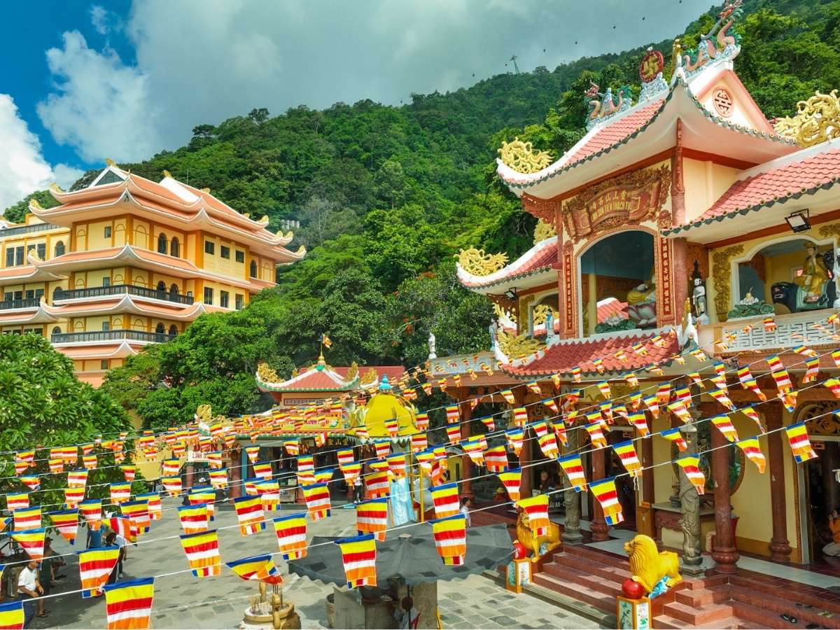 Truyền thuyết về Bà Đen - Linh Sơn Thánh Mẫu là phần không thể tách rời trong lịch sử Linh Sơn Tiên Thạch Tự. (Nguồn: Sưu tầm)