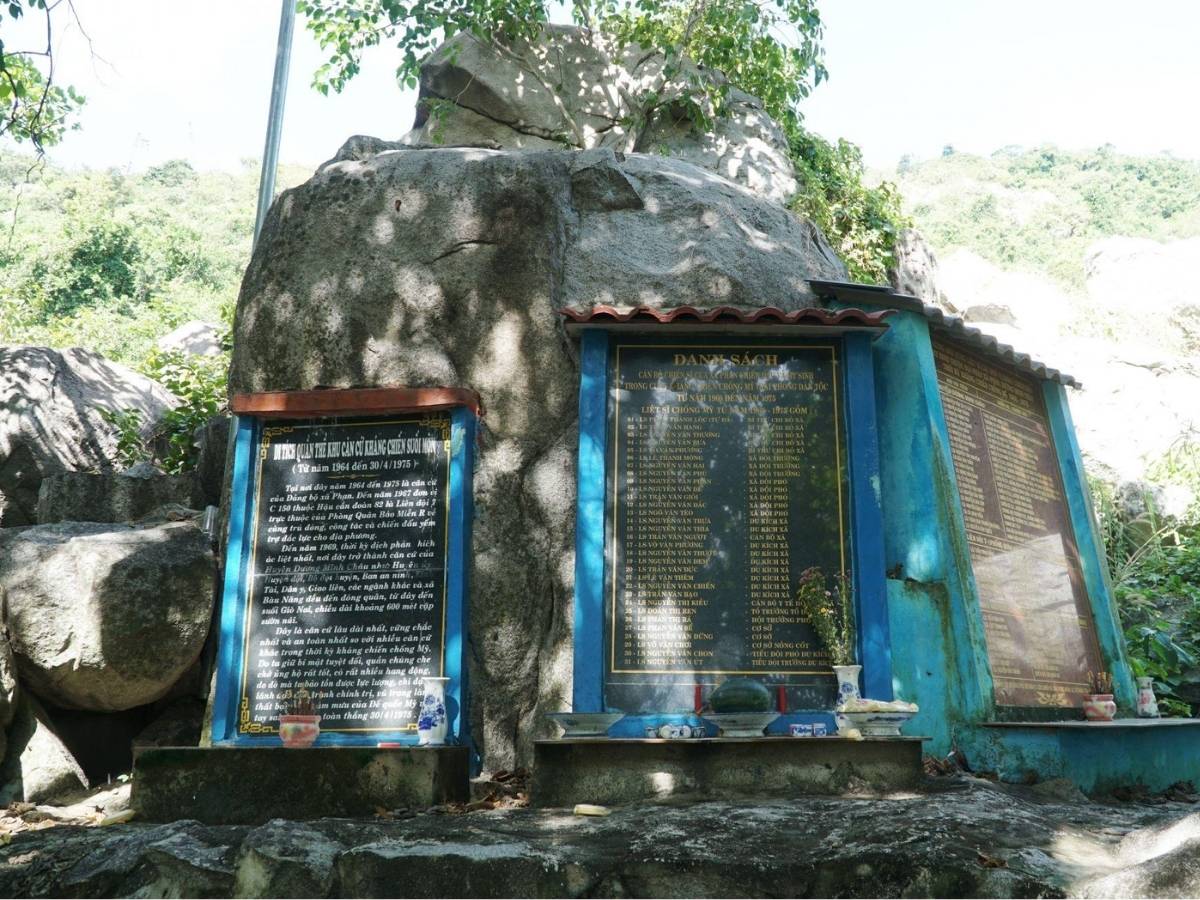 Căn cứ Suối Môn lưu giữ dấu ấn lịch sử, là nơi từng có hoạt động cách mạng trong thời kỳ kháng chiến.