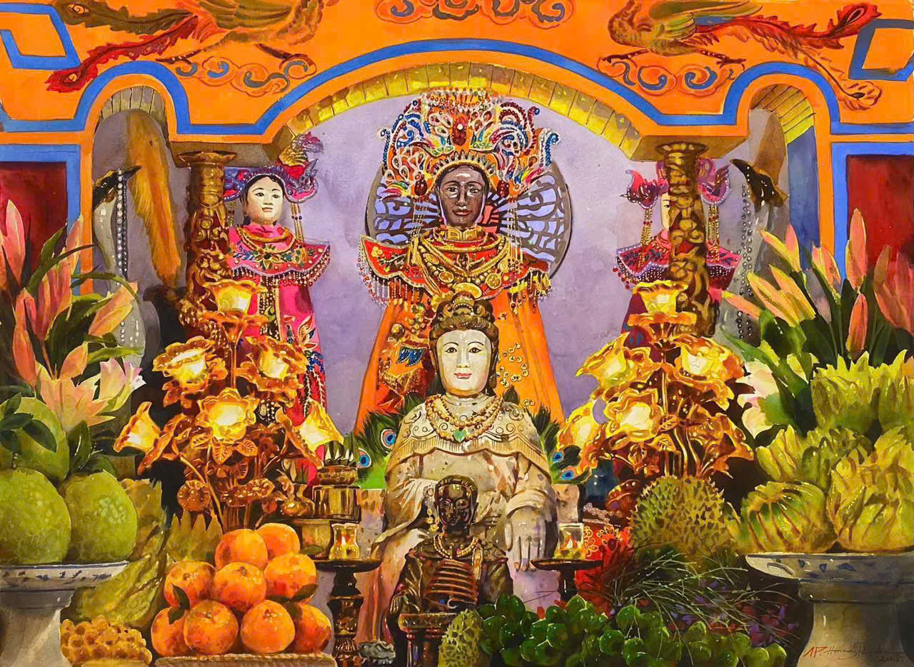 Điện Bà linh thiêng được nhiều du khách tham quan. 