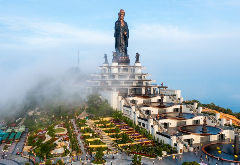 Ngôi chùa nằm trong khu du lịch tâm linh núi Bà Đen. 