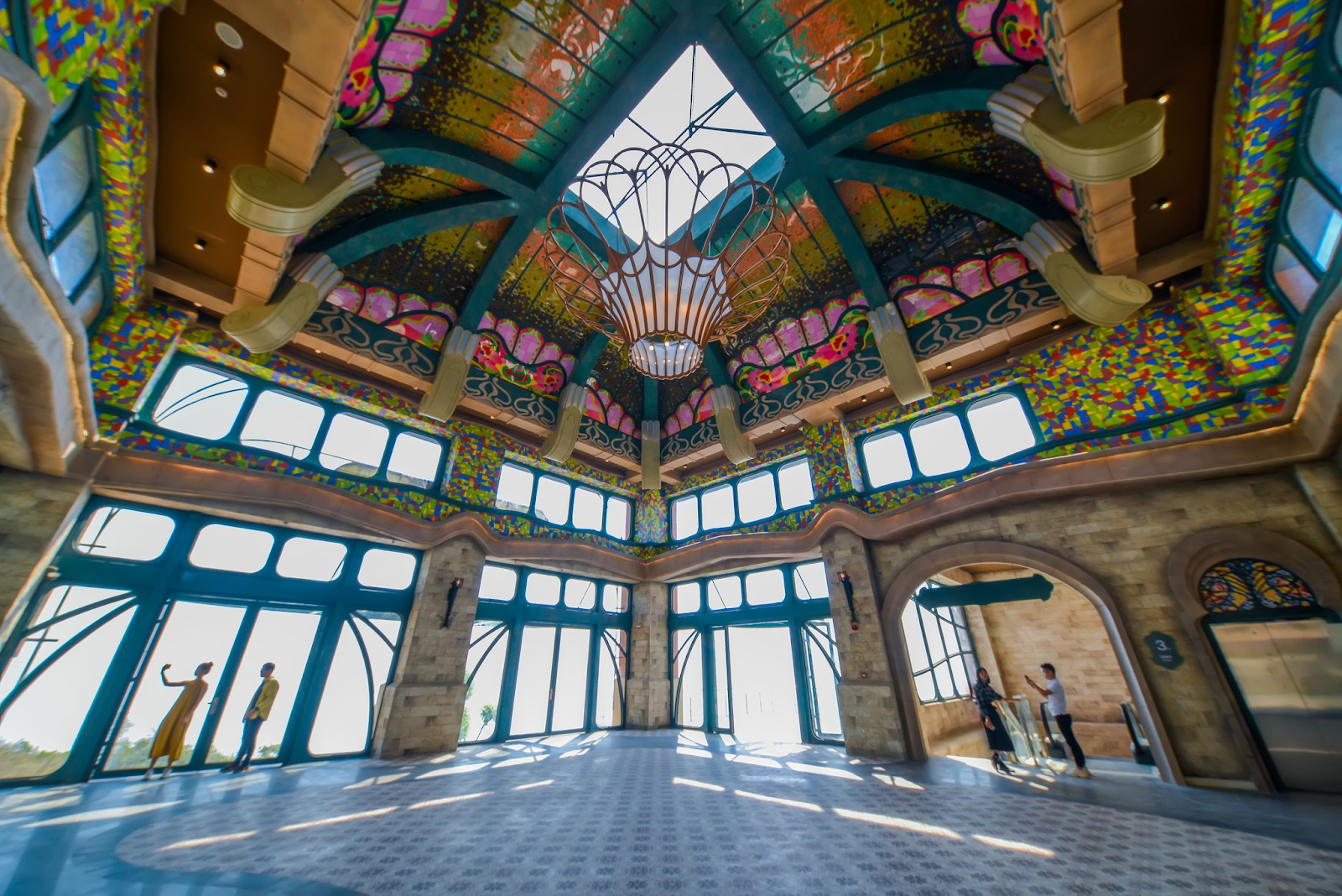 Ga Vân Sơn sở hữu không gian kiến trúc độc đáo. 