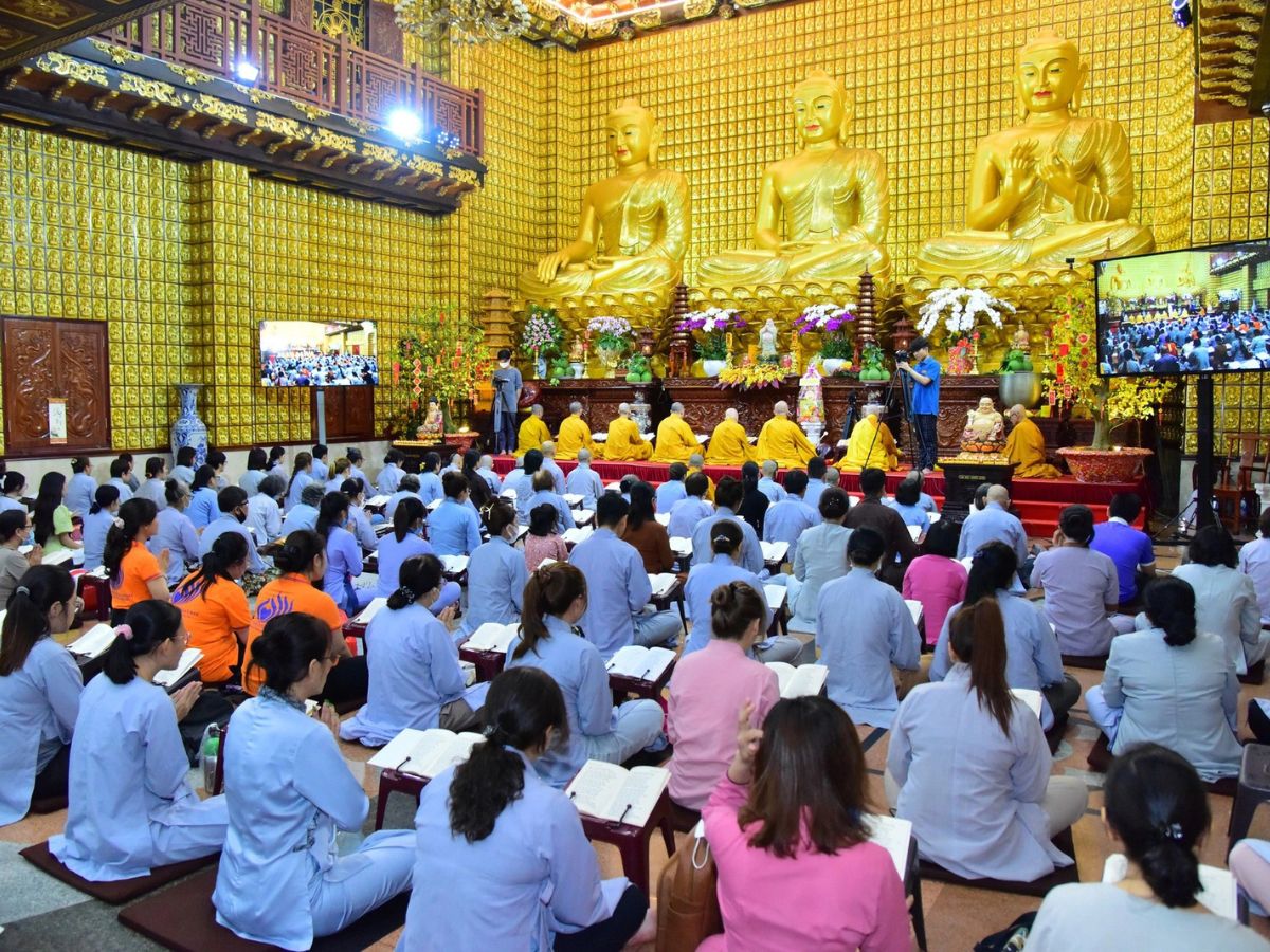 Rằm tháng Giêng là thời khắc hướng tâm về điều thiện.