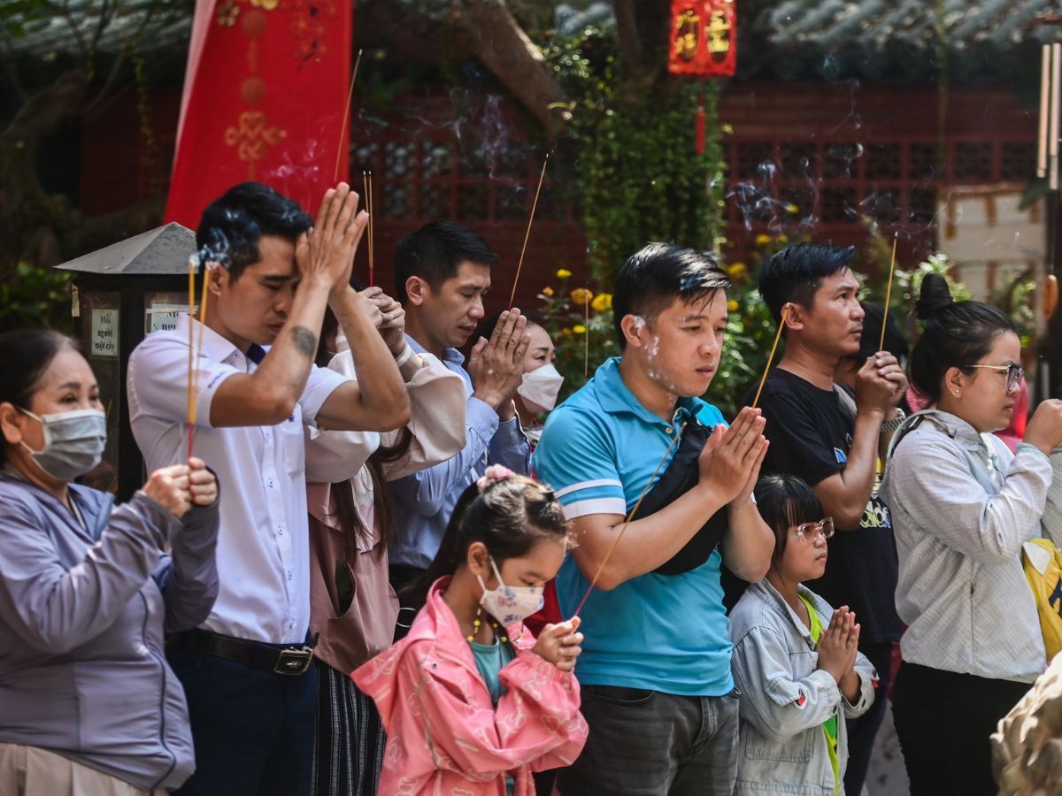 Lễ cầu an đầu năm gửi gắm ước nguyện bình an cho gia đạo.