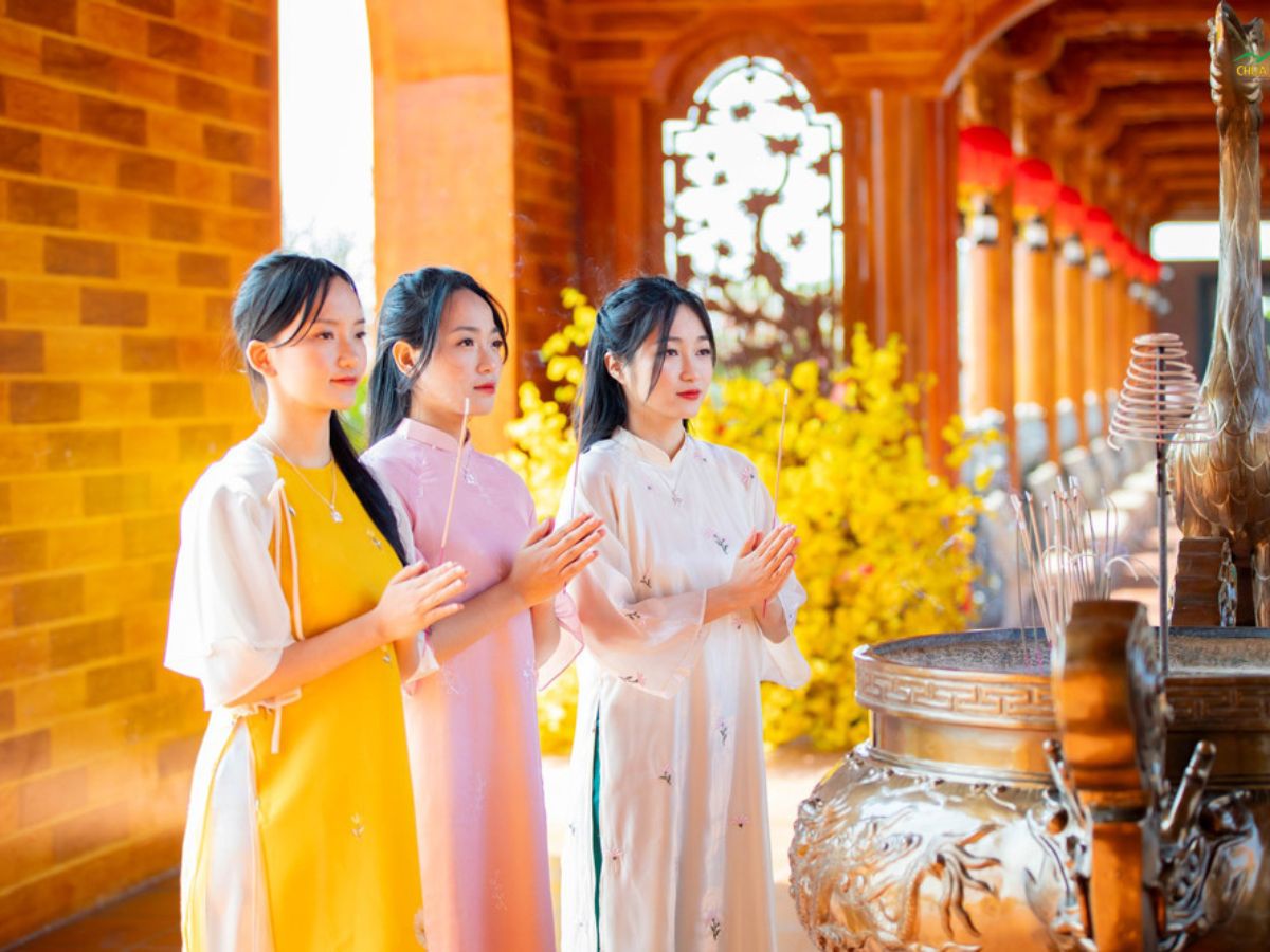 Đi chùa không chỉ là tín ngưỡng mà còn là sự lắng lại của tâm hồn.