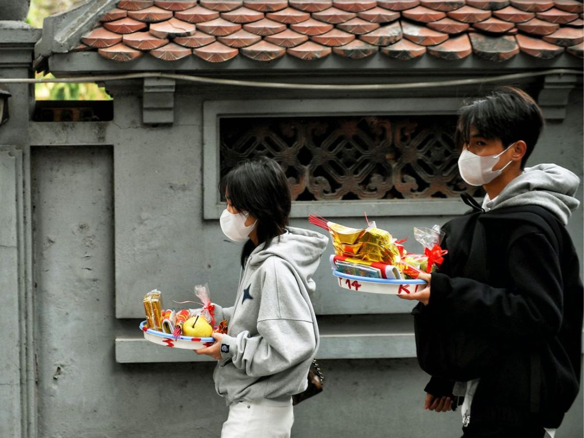 Một nén hương đầu xuân cho tâm nhẹ và lòng vững. (Nguồn: Sưu tầm)