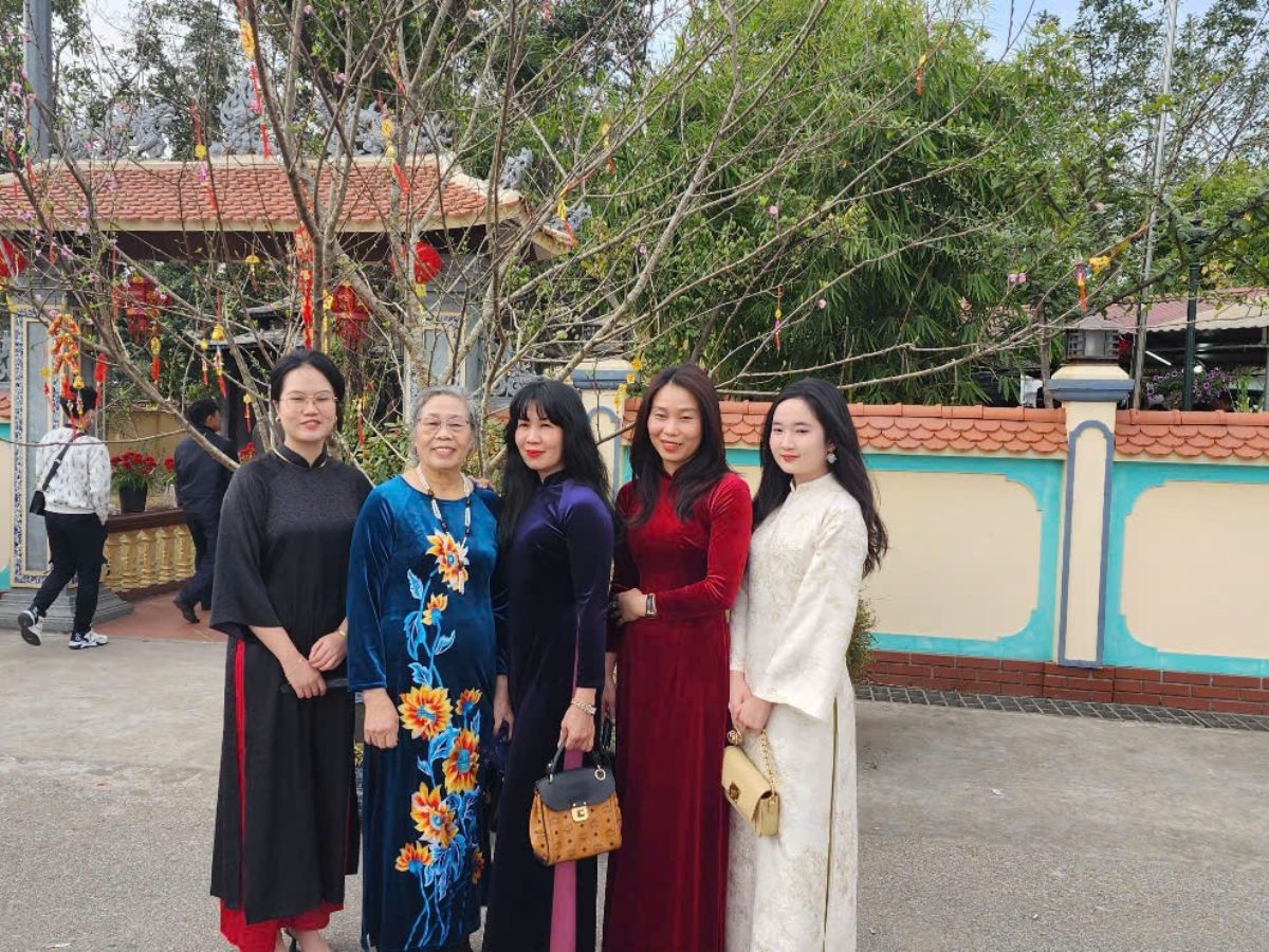 Đi chùa đúng thời điểm giúp tâm dễ lắng và lễ bái trang nghiêm hơn.