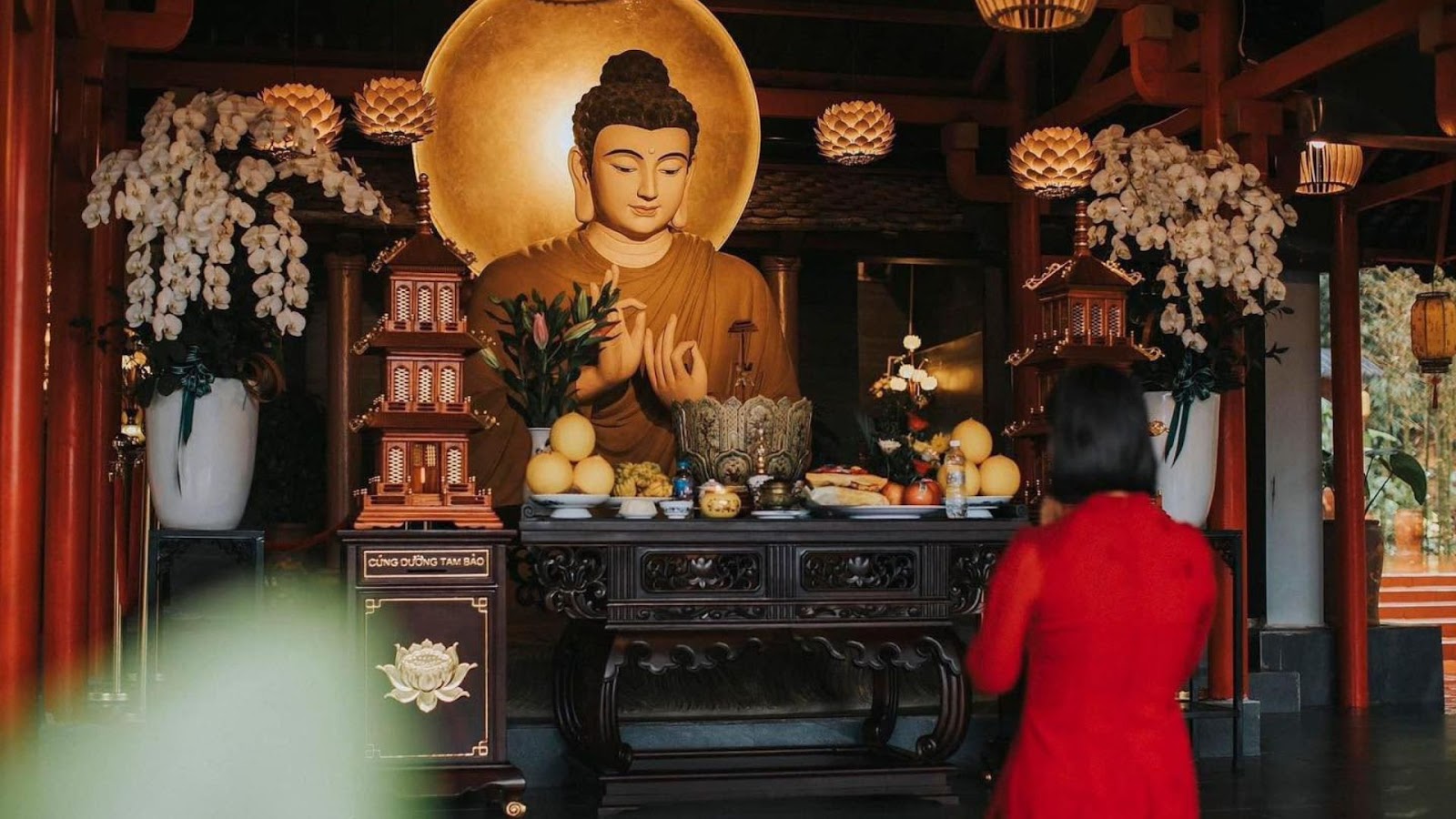 ĐI CHÙA VÀO ĐÊM GIAO THỪA ĐỂ CẦU MAY MẮN VÀ ĐÓN LỘC ĐẦU NĂM MỚI