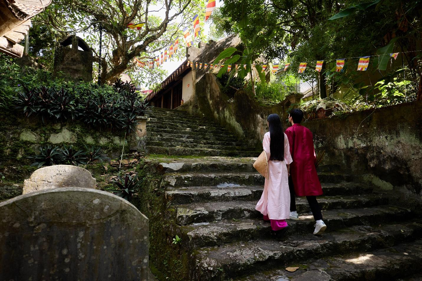 Xu hướng du lịch tâm linh ngày càng nổi bật với giới trẻ 