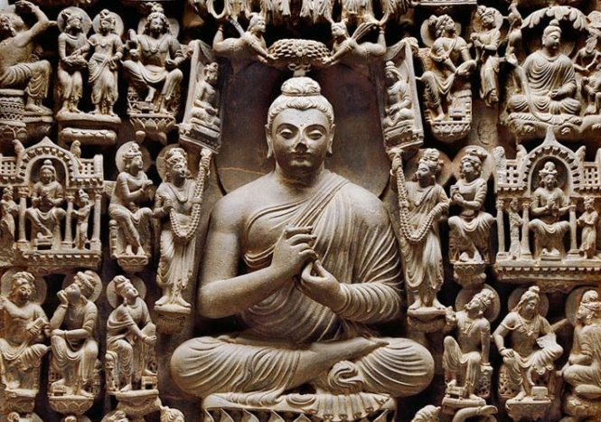 Phật giáo Đại thừa có tính chất nhẹ nhàng hơn, phù hợp với mọi tầng lớp trong xã hội 