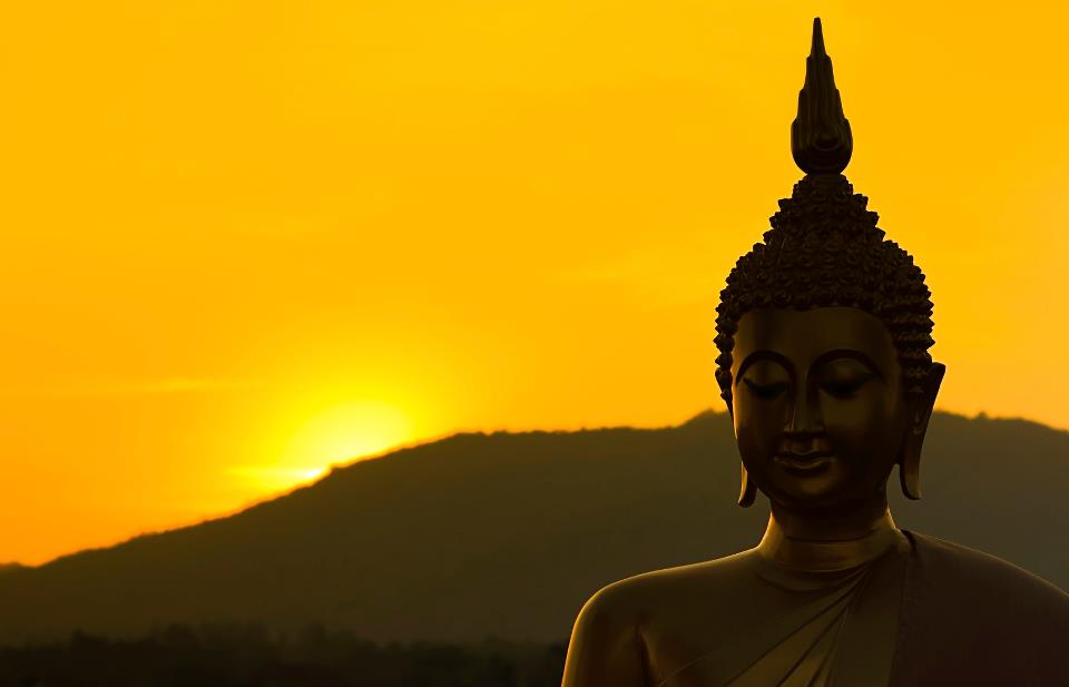 Phật pháp trong đời sống giúp kết nối chiều sâu tâm linh với thực tiễn cụ thể.
