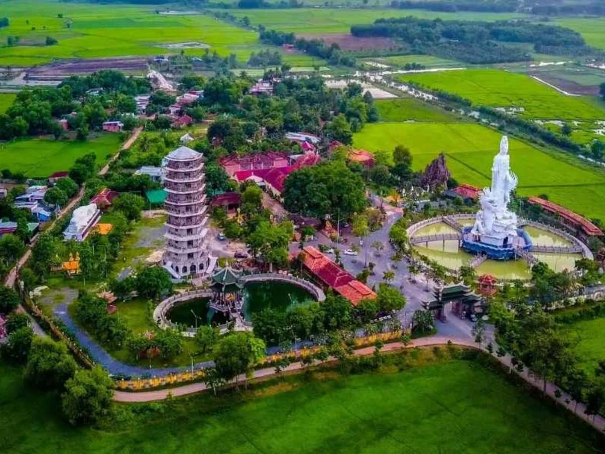 Tây Ninh chỉ cách TPHCM khoảng 100km, di chuyển thuận tiện nên được lựa chọn làm địa điểm chụp ảnh đẹp vào 8/3. 