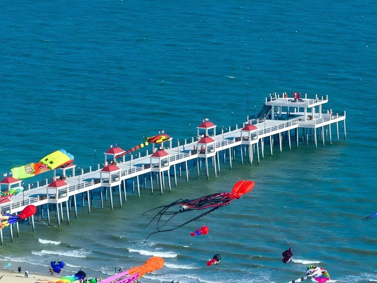 Lễ 10/03 nên cân nhắc đi chơi tại một số điểm như Vũng Tàu, Hồ Tràm, Phan Thiết, Tây Ninh, An Giang. 