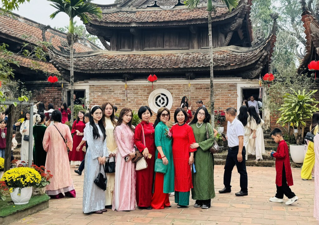 Chuyến đi đầu xuân lưu giữ kỷ niệm gia đình. 