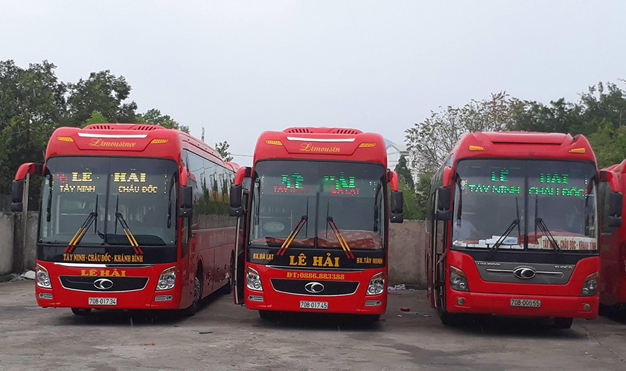 Xe khách là lựa chọn tiết kiệm khi di chuyển từ TP.HCM tới Tây Ninh