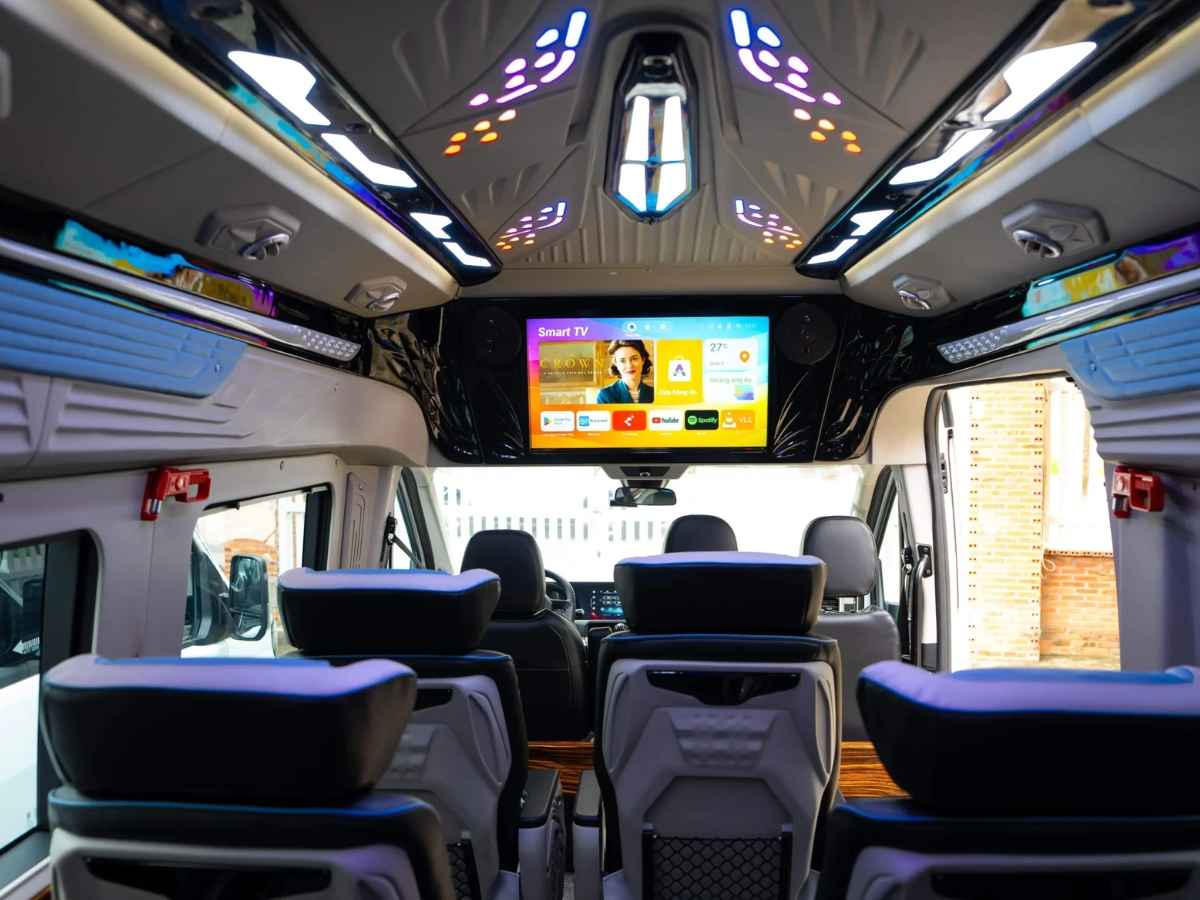 Xe khách mang lại trải nghiệm thoải mái khi di chuyển từ TP.HCM đến Núi Bà Đen.