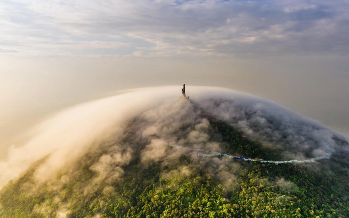 Núi Bà Đen là điểm “trốn nóng” lý tưởng tại khu vực Nam Bộ vào những ngày hè nóng nực