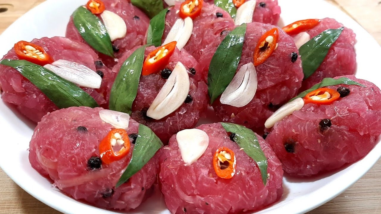 Nem bưởi Tây Ninh là đặc sản nổi tiếng được nhiều du khách yêu thích