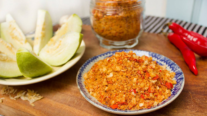 Muối tôm Tây Ninh là một trong những loại gia vị đặc sản nổi tiếng của Tây Ninh
