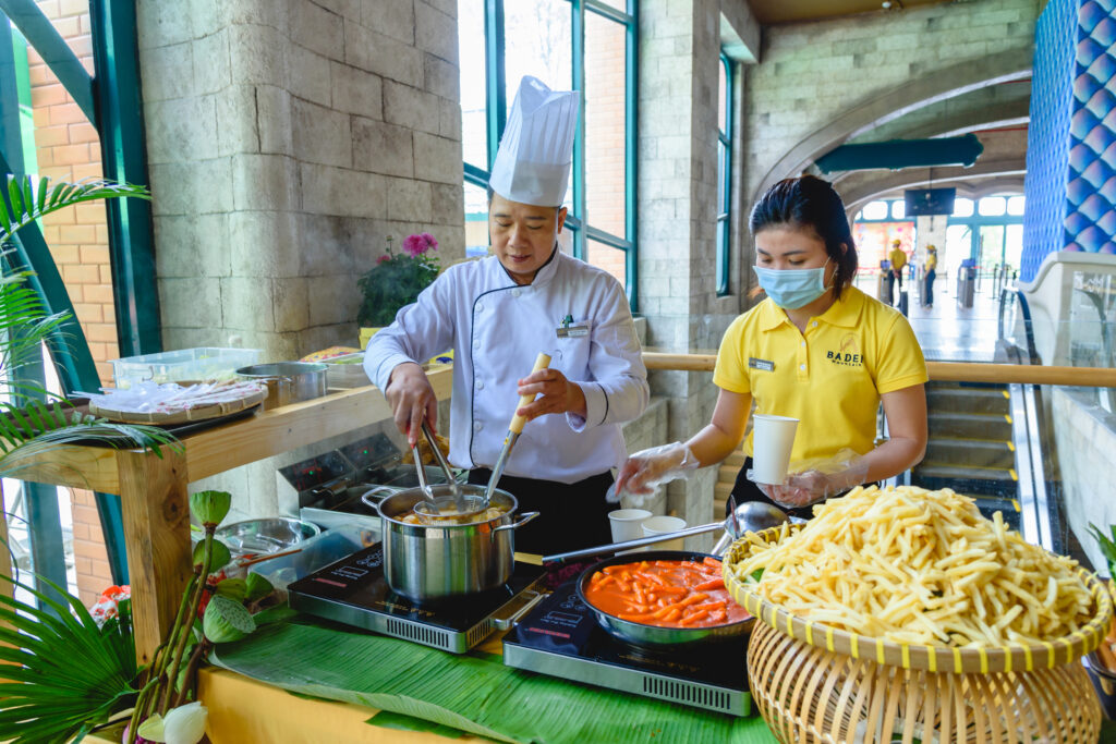 Du khách nên ưu tiên thưởng thức các đặc sản Tây Ninh khi ghé núi Bà Đen