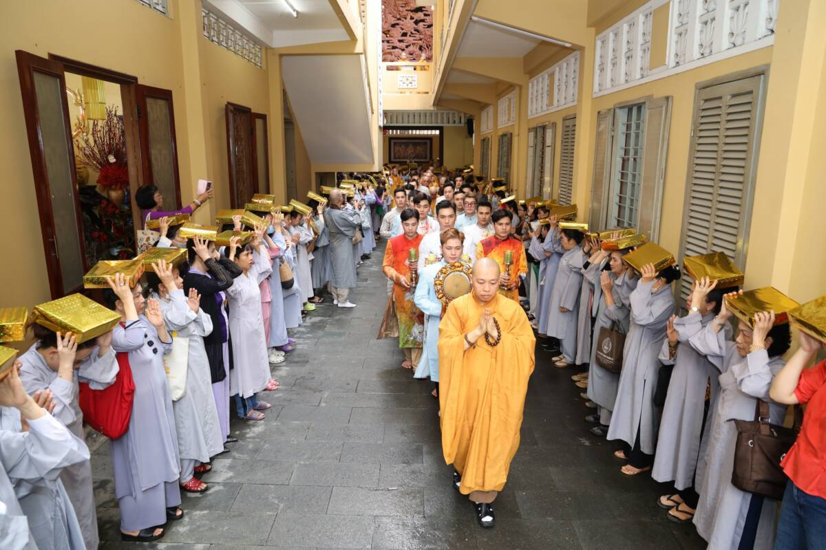 Nghi lễ Tự tứ và Vu Lan là nghi lễ Phật giáo Rằm tháng Bảy, tôn vinh tu tập và hiếu đạo. (Nguồn: Sưu tầm)