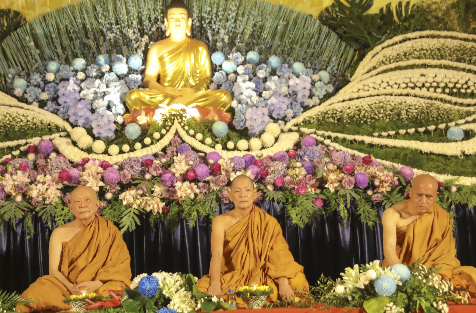 Lễ Tự tứ là dịp chư Tăng thanh tịnh giới hạnh, Phật tử gieo duyên lành, tăng trưởng công đức. (Nguồn: Sưu tầm)