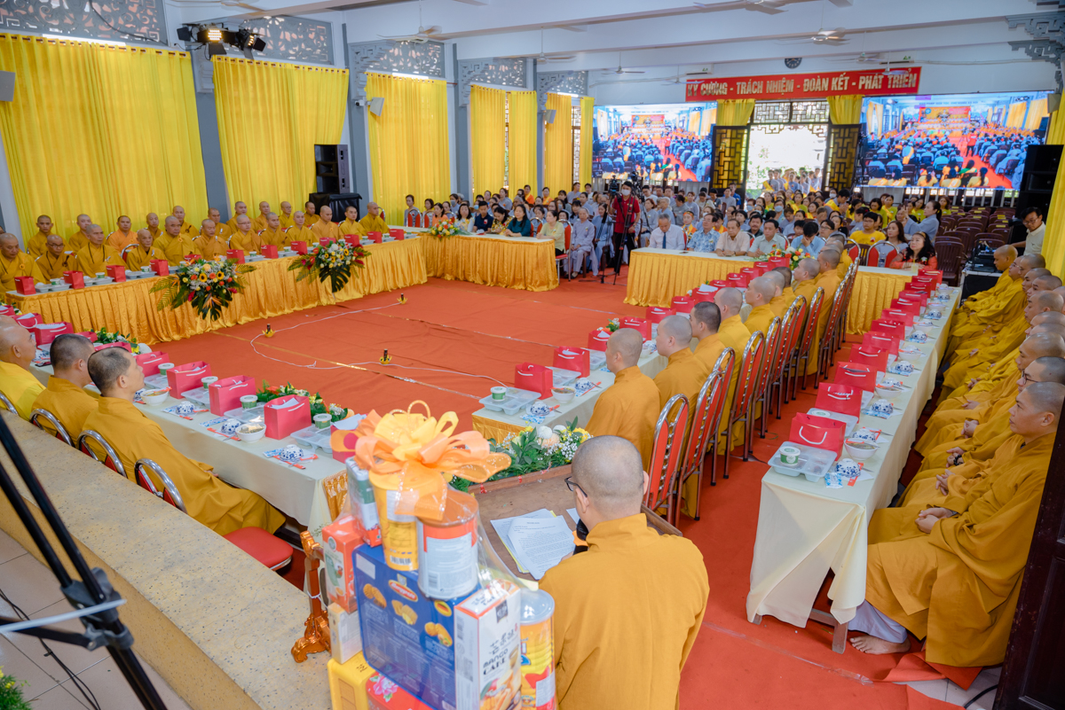 Nghi lễ Tự tứ và Vu Lan bổ trợ hài hòa, giúp tăng trưởng công đức và lan tỏa đạo hiếu trọn vẹn. (Nguồn: Sưu tầm)