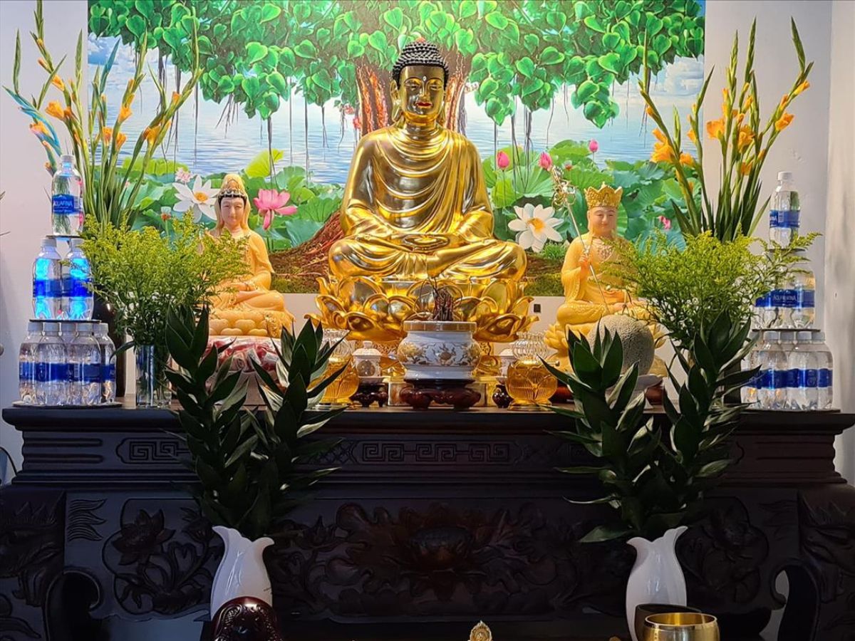 Không gian thờ Phật an yên nuôi dưỡng phúc lành cho gia đình.