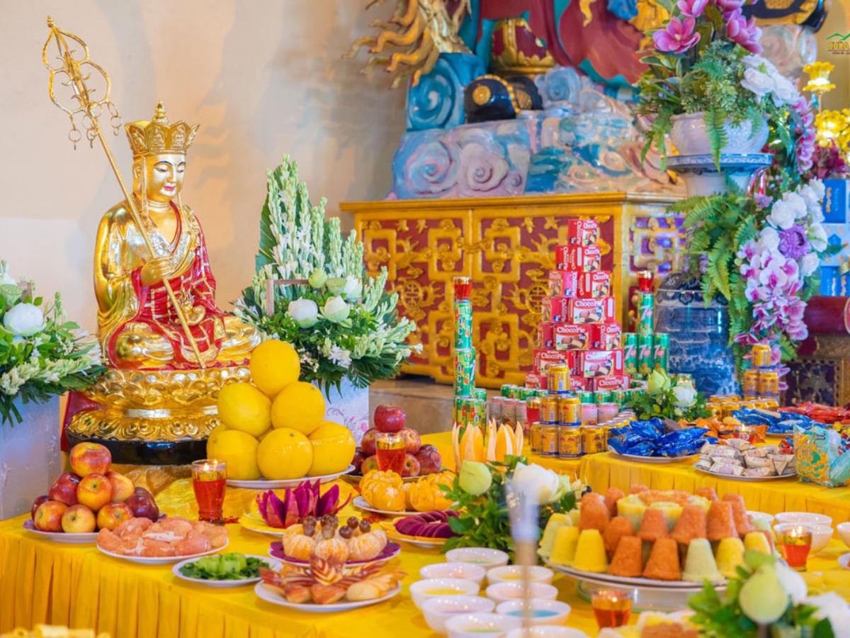 Chuẩn bị lễ vật cầu siêu đơn giản, thành tâm. (Nguồn: Sưu tầm)